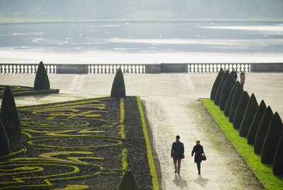 Gardens Of Versailles Romantic Scene – French Cultural Heritage ***** Scena romantica dei giardini di Versailles – Patrimonio culturale francese, Anna Linda Knoll