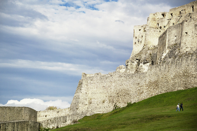 Elegant Medieval Spiš Castle Landscape, 1 ///// Paesaggio dell’elegante Castello di Spiš medieval, 1, Anna Linda Knoll