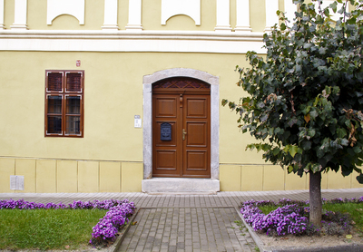 Elegant Medieval Facade, 1 ///// Elegante facciata medieval, 1, Anna Linda Knoll