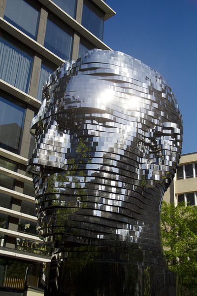 Elegant Futuristic Financial Center ///// Elegante centro finanziario futuristico, Anna Linda Knoll