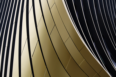 Elegant Futuristic Facade by Zaha Hadid Architects, 1 ///// Elegante facciata futuristica di Zaha Hadid Architects, 1, Anna Linda Knoll