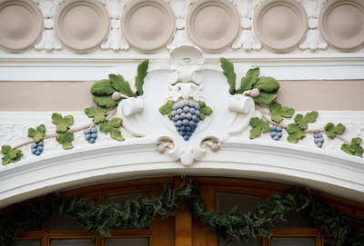 Gumpoldskirchen Wine Cellar Door Decoration (1) ///// Decorazione della porta della cantina di Gumpoldskirchen (1), Anna Linda Knoll