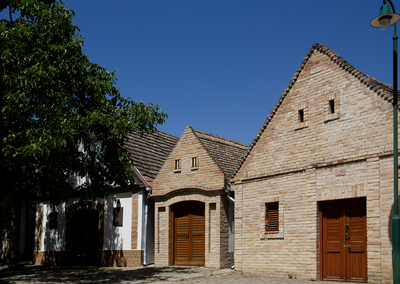 Paks 100 Wineries Historic District (2) ///// Distretto storico delle 100 cantine a Paks da visitare (2), Anna Linda Knoll